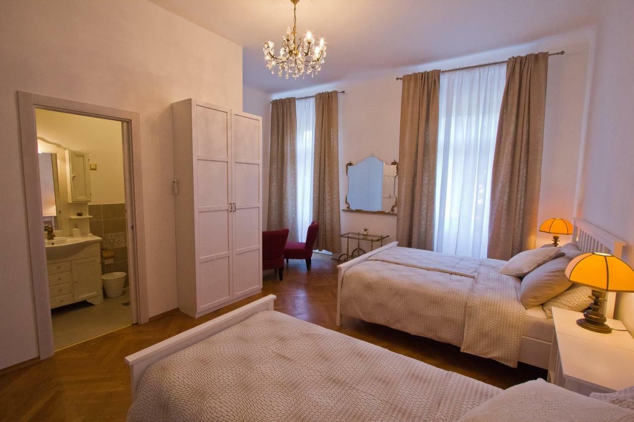Golden Rooms Bed & Breakfast Trieste Bagian luar foto