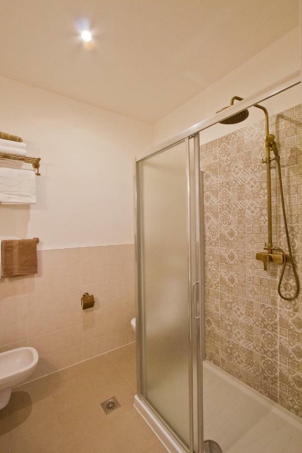 Golden Rooms Bed & Breakfast Trieste Bagian luar foto