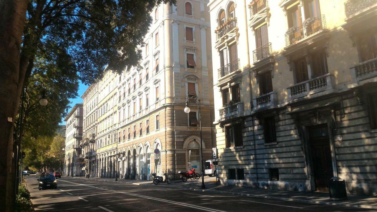 Golden Rooms Bed & Breakfast Trieste Bagian luar foto