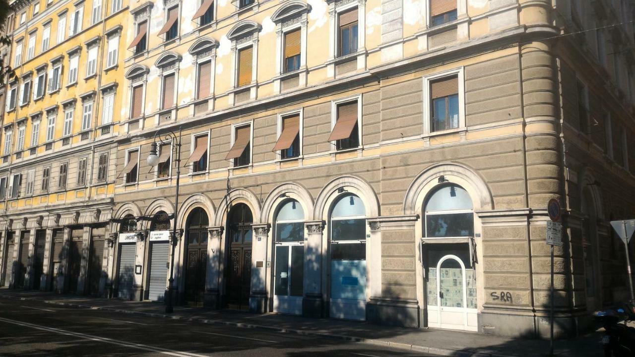 Golden Rooms Bed & Breakfast Trieste Bagian luar foto