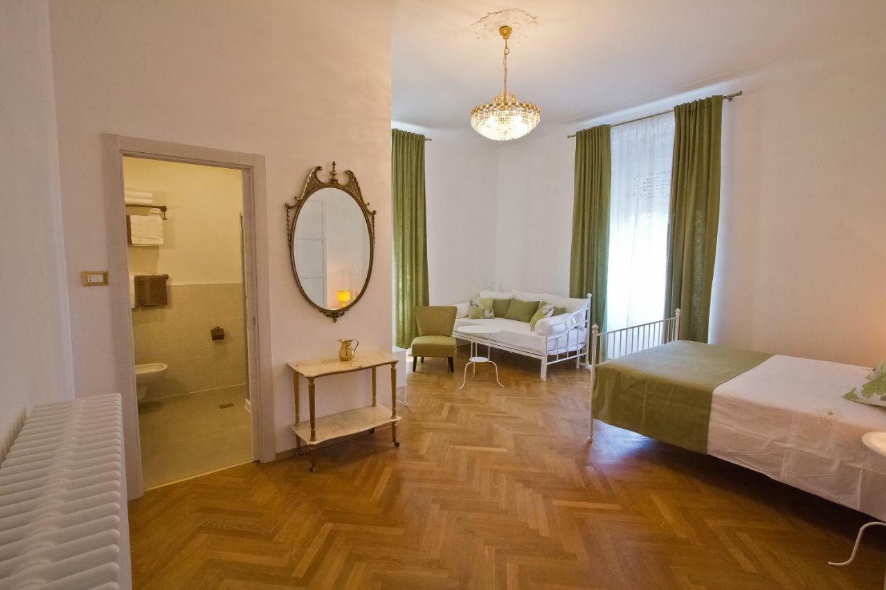 Golden Rooms Bed & Breakfast Trieste Bagian luar foto